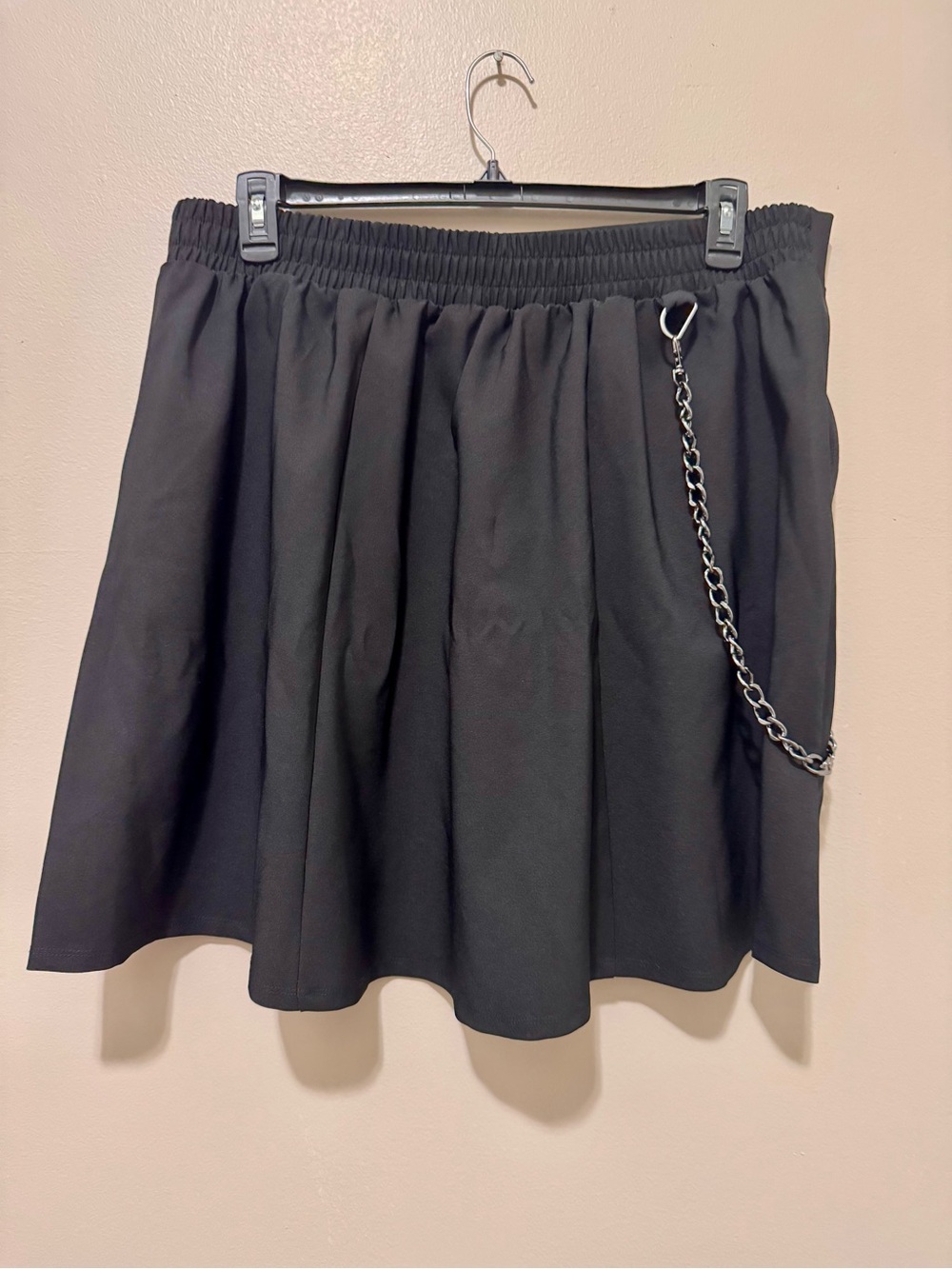 Black Chain-Accent Skater Skirt - Picture 2 of 2